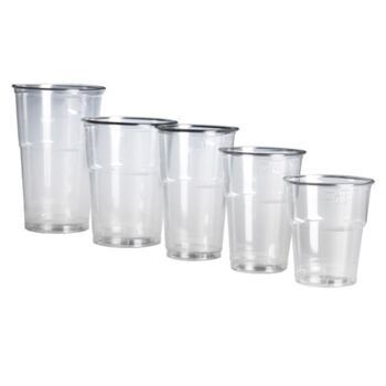 Trinkbecher mit Schaumrand